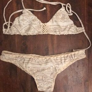 Posh Pua Bikini in White Batik